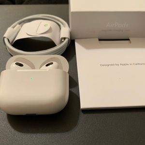 Apple Airpod 3 headphones (NEW)